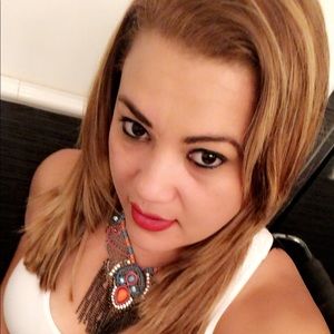 Meet your Posher, Lesly